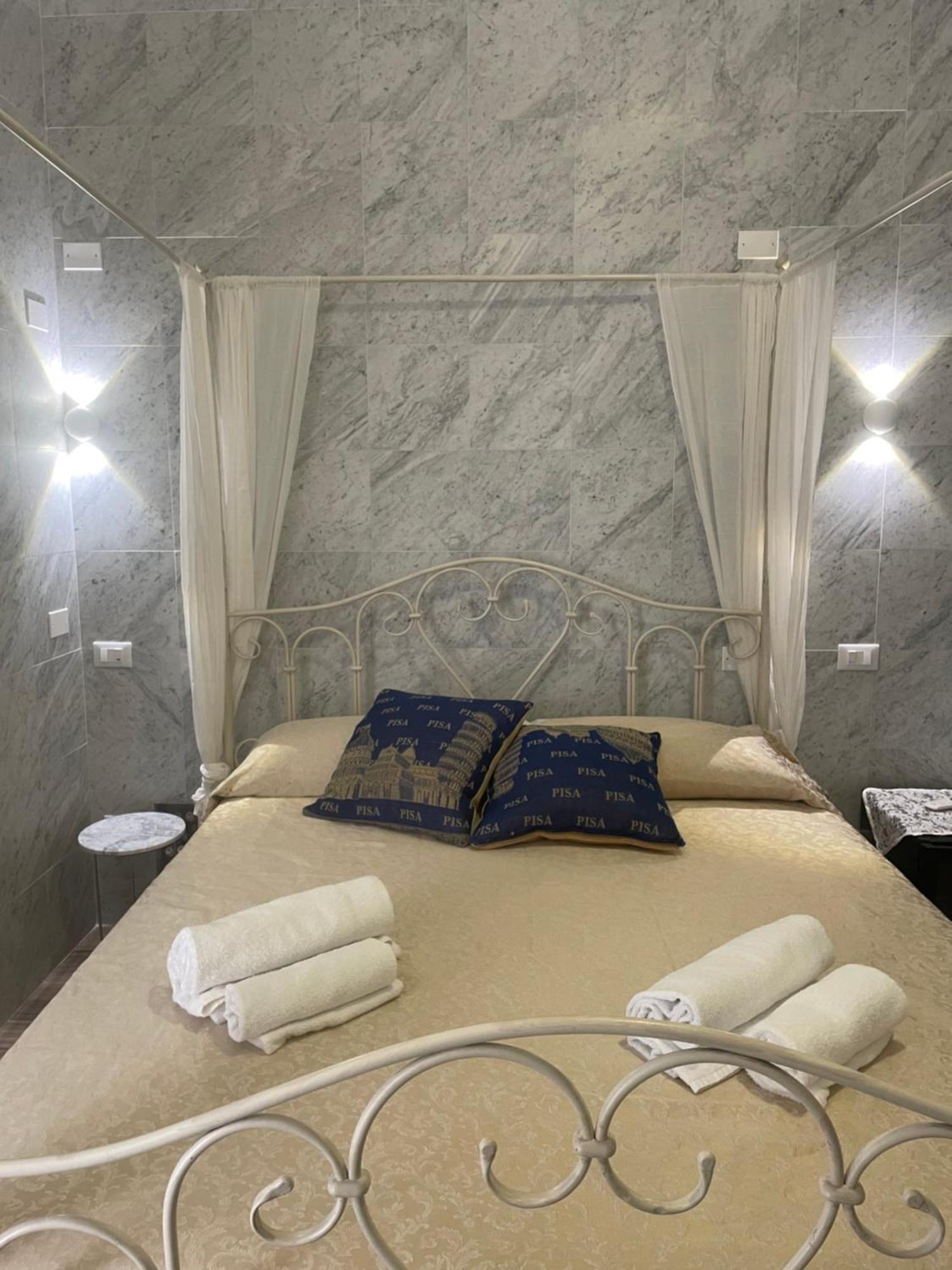 Colombo Street Station Bed & Breakfast Pisa Bagian luar foto